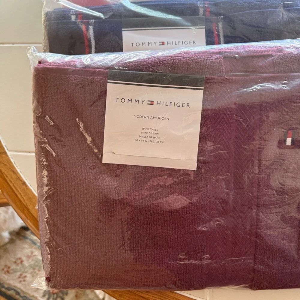 Tommy Hilfiger Classic  Bath Towel (multiple COLORS)